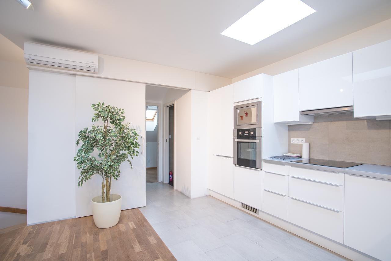 Suite Prague Apartment -Duplex, Up To 4People Ngoại thất bức ảnh